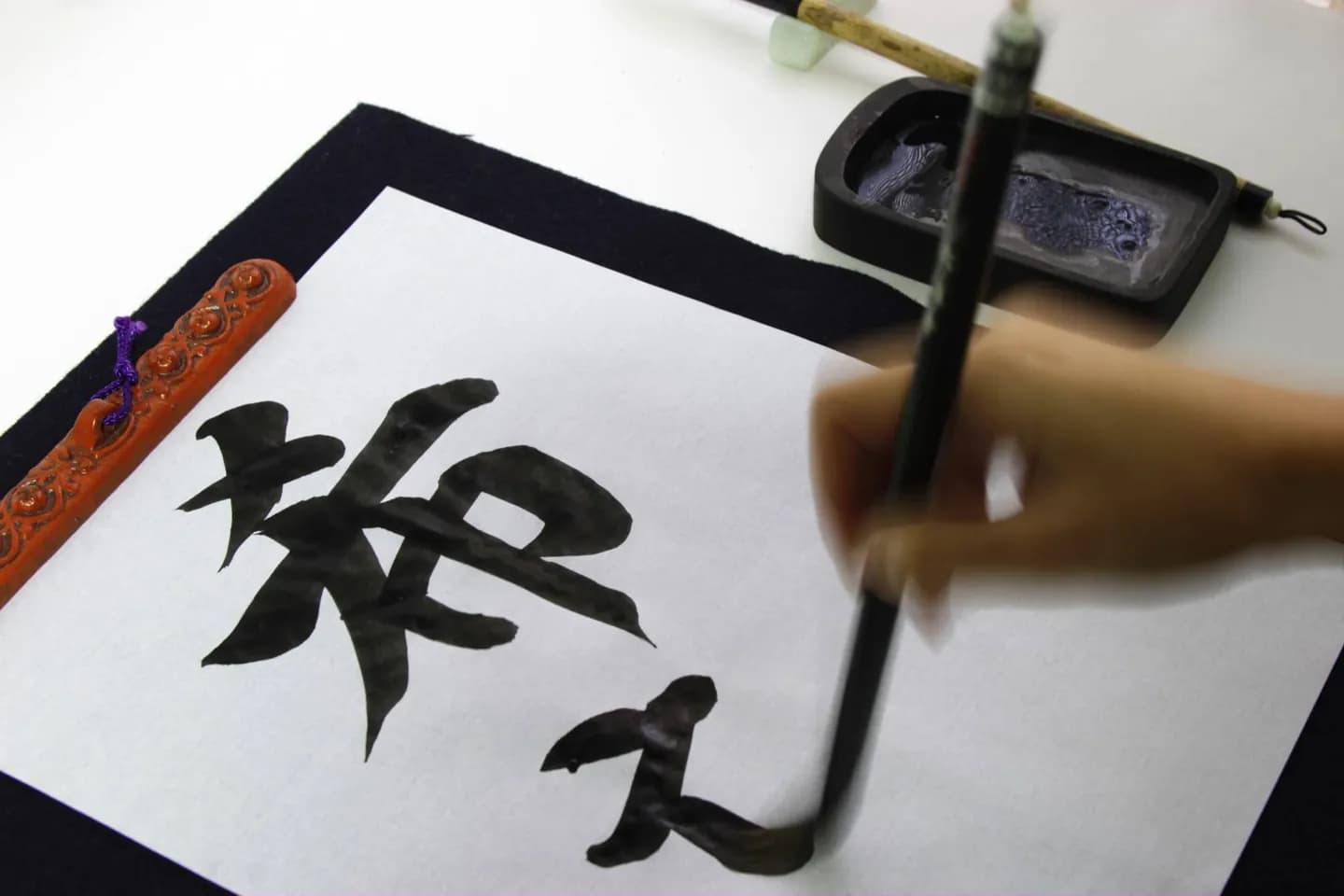 Japanische Kunst über Materialien hinweg