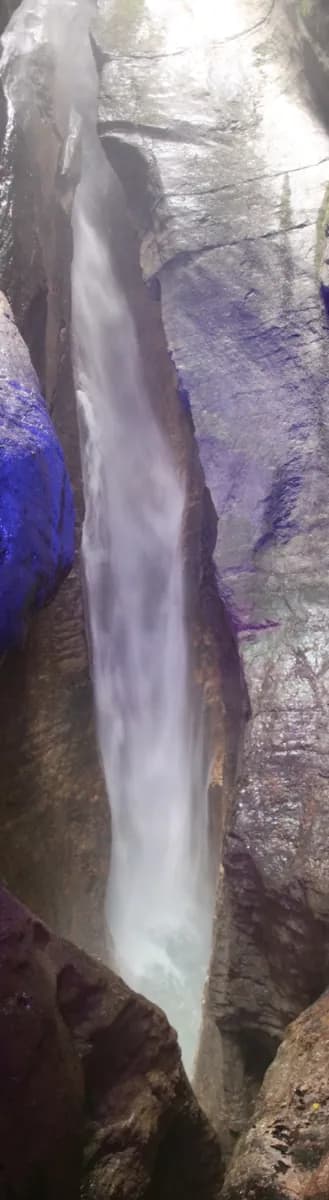 Upper Garda Waterfalls, Trails and Castles