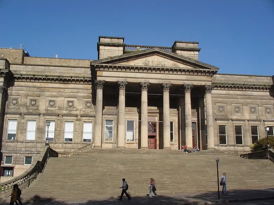 Kunst, Bücher und Naturgeschichte rund um die William Brown Street