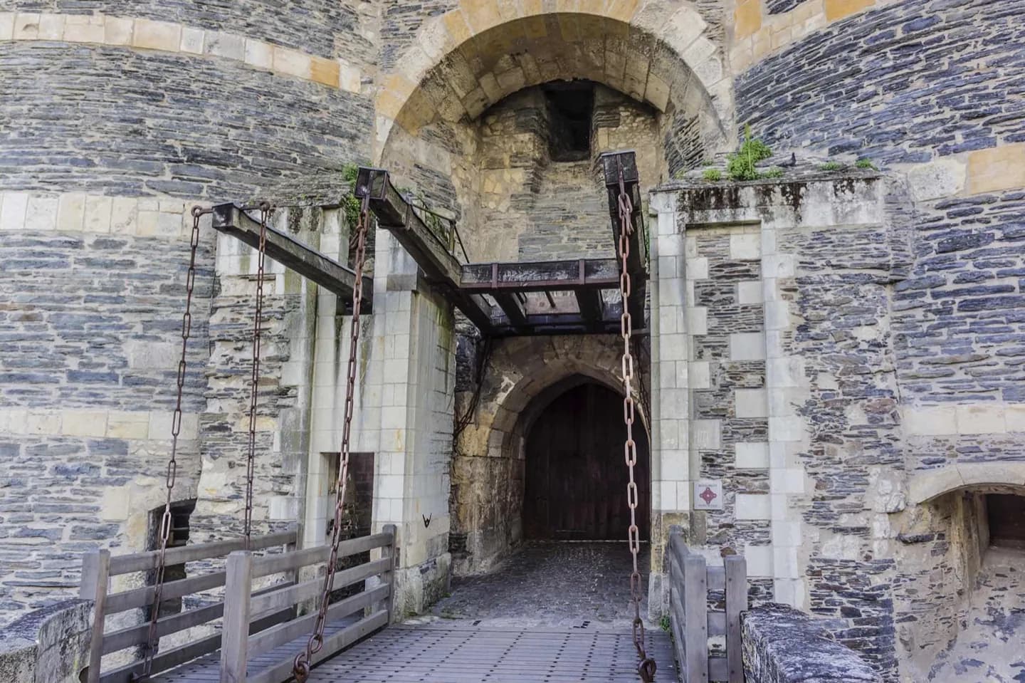 What does Château d’Angers protect?