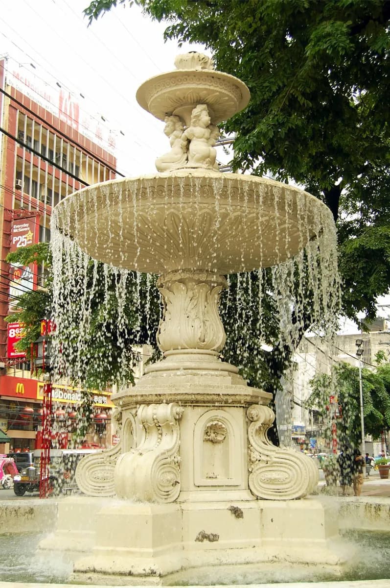 Plaza San Lorenzo Ruiz