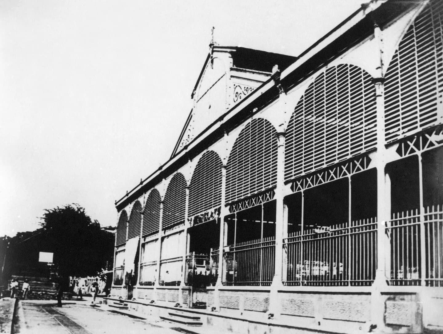 Saint-Pierre: la ville avant et après 1902