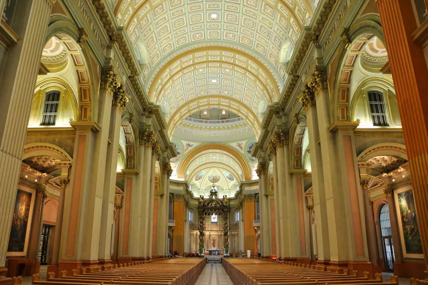 Maria, Königin der Welt Kathedrale