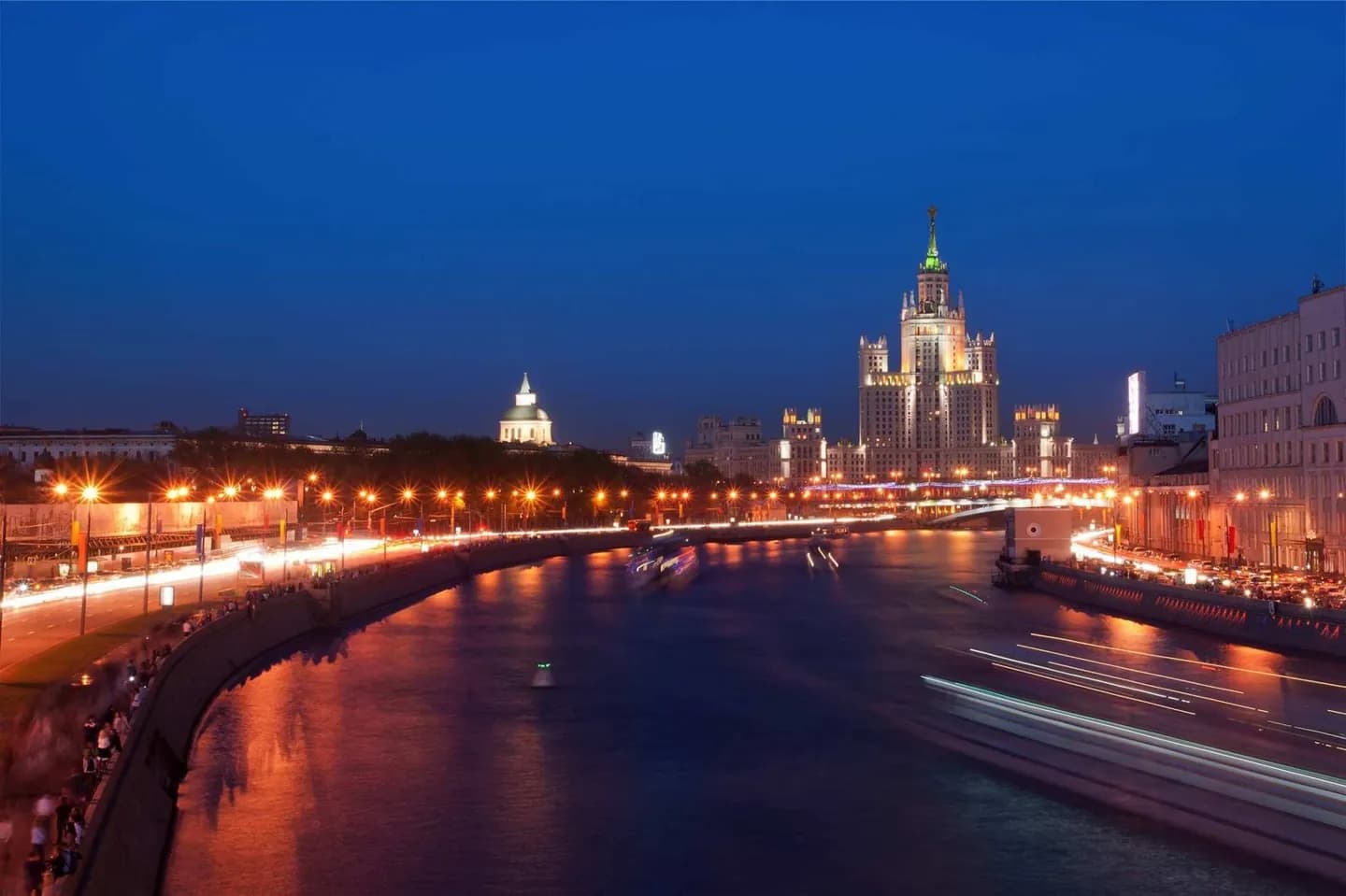 Kotelnicheskaya Embankment Building