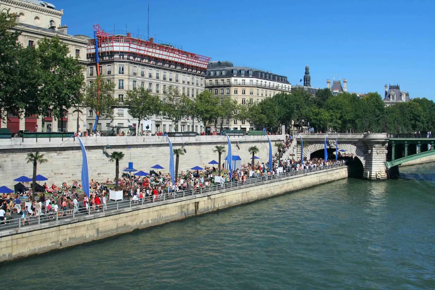 Paris-Plages: été au bour de la Seine