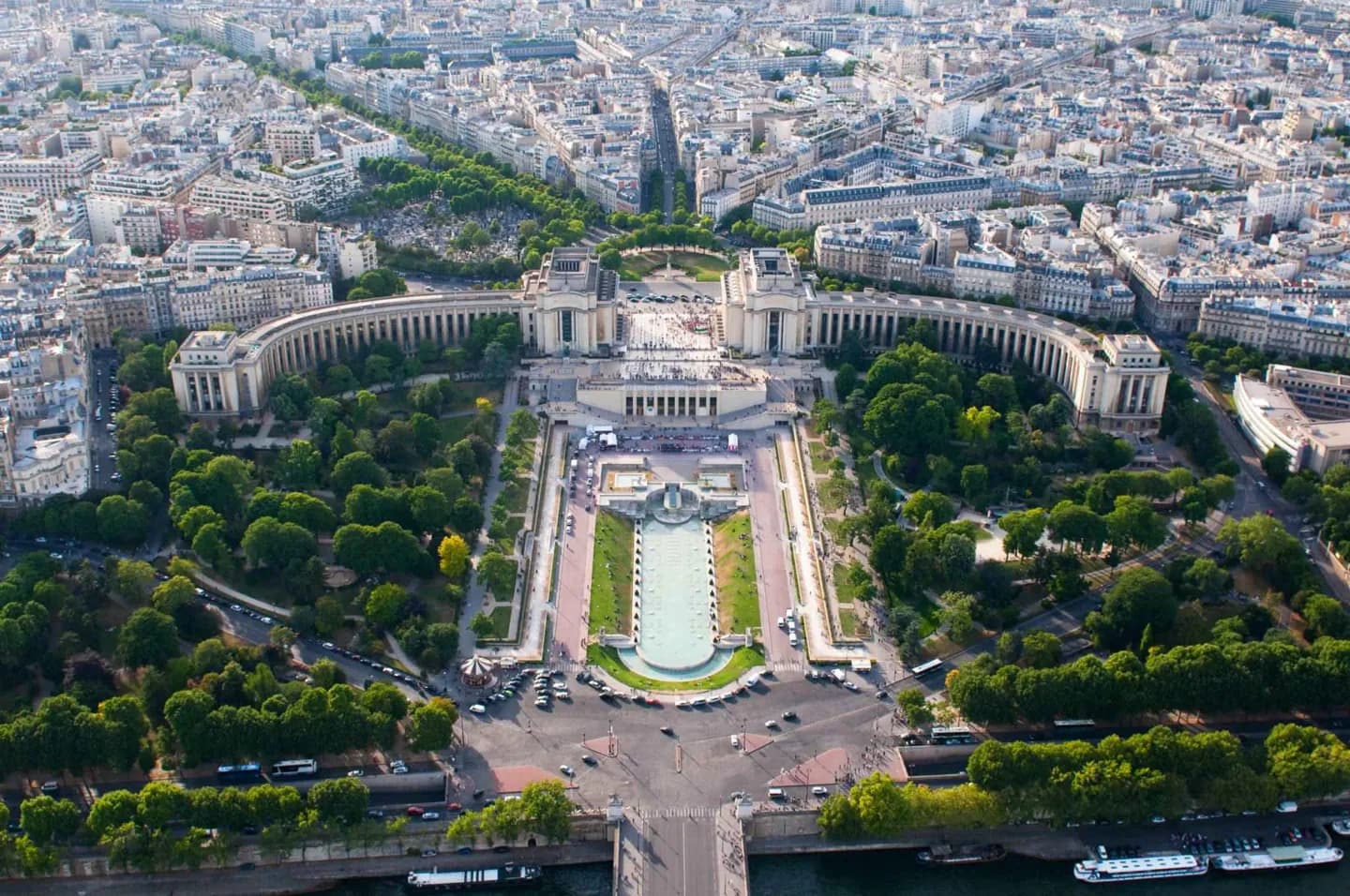From Trocadéro to Concorde Along Paris’s Grand Axis