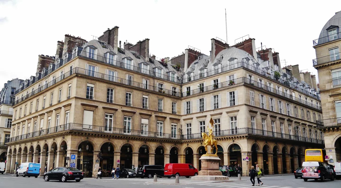 Place des Pyramides