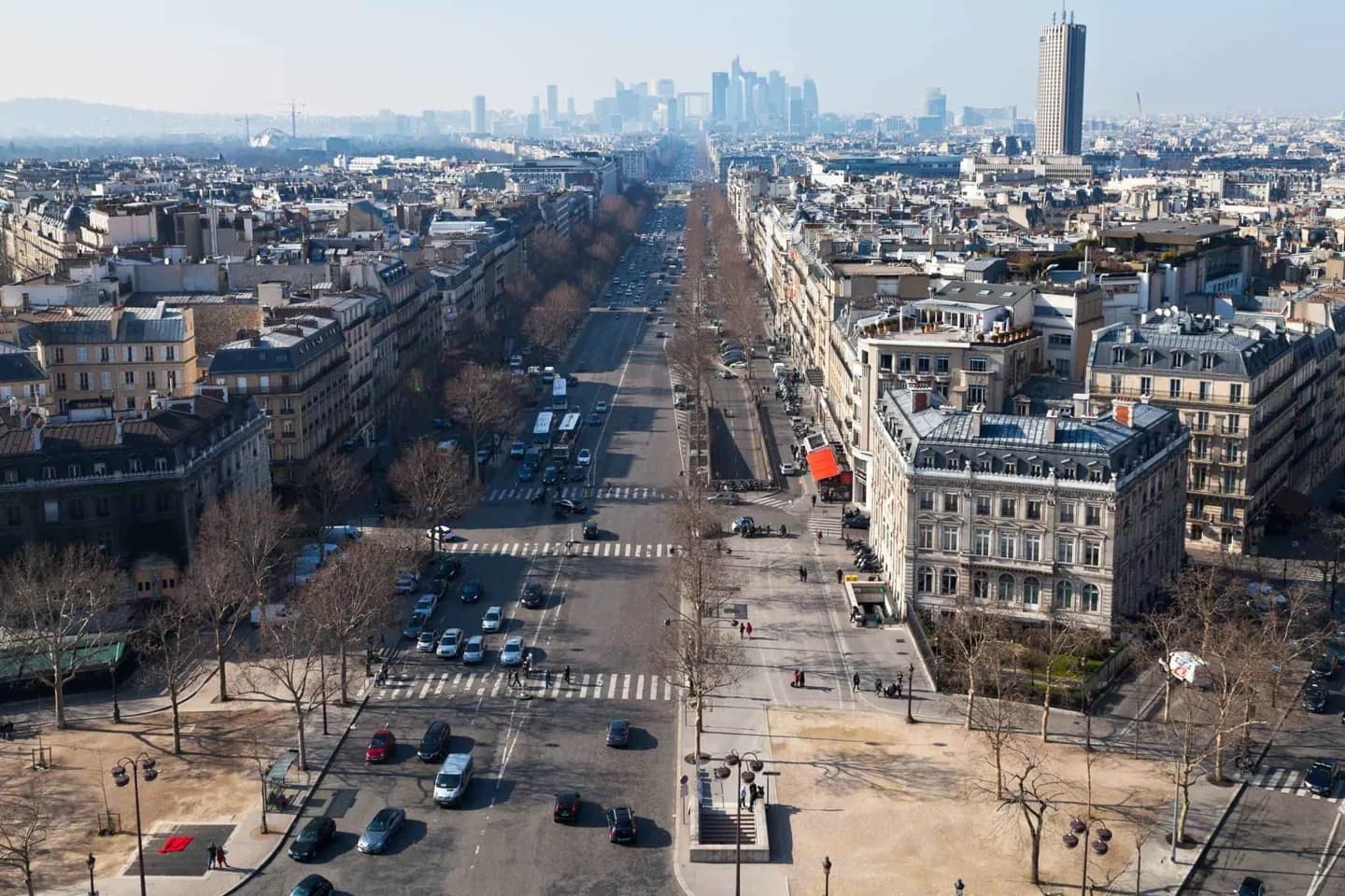 Arrivée à Paris en voiture