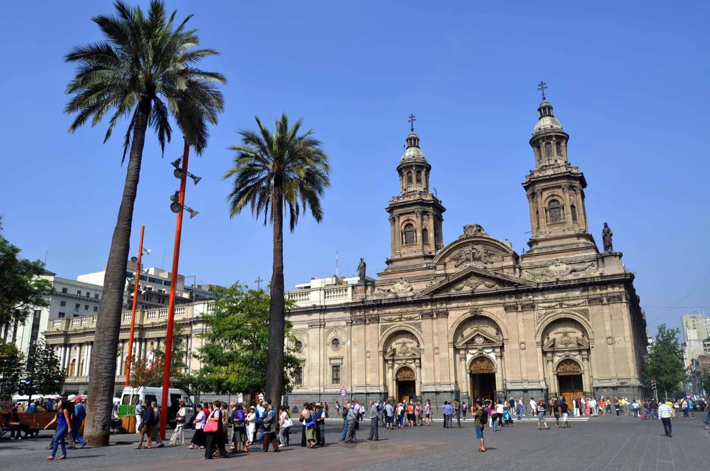 Arriving in and moving around Santiago