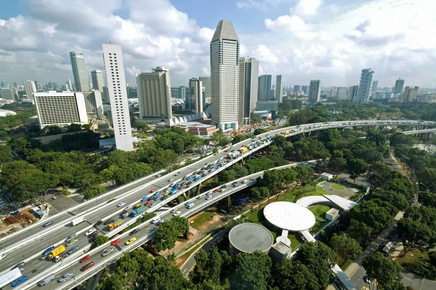 Überquerung der Grenze zwischen Malaysia und Singapur auf der Straße