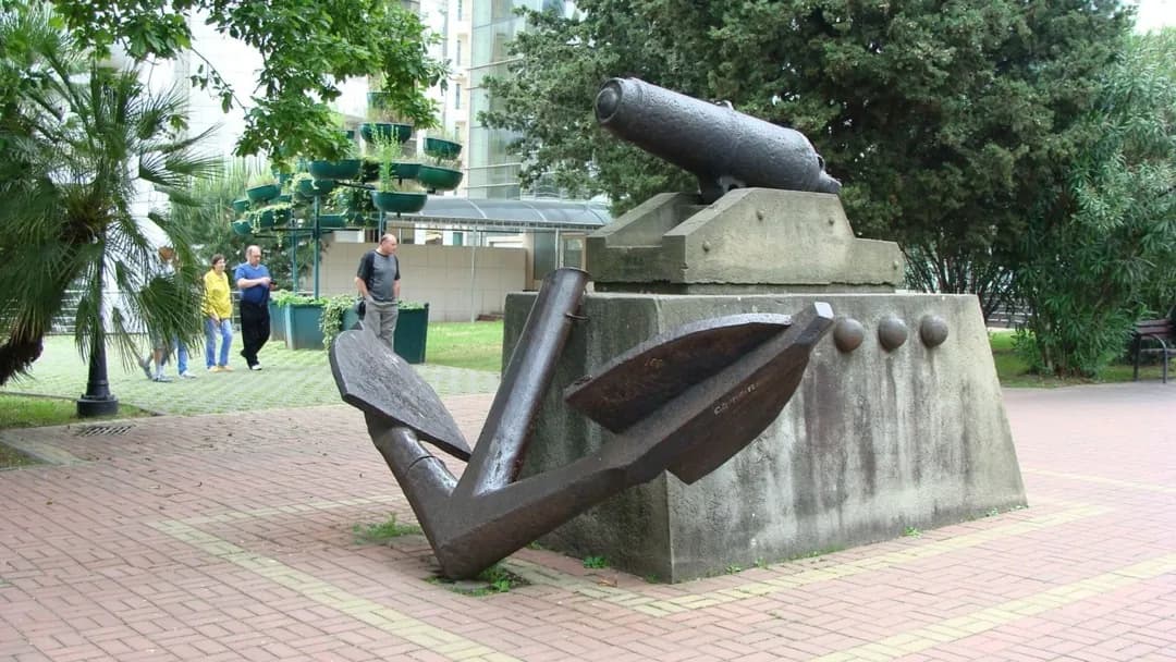 Monumento Âncora e Canhão