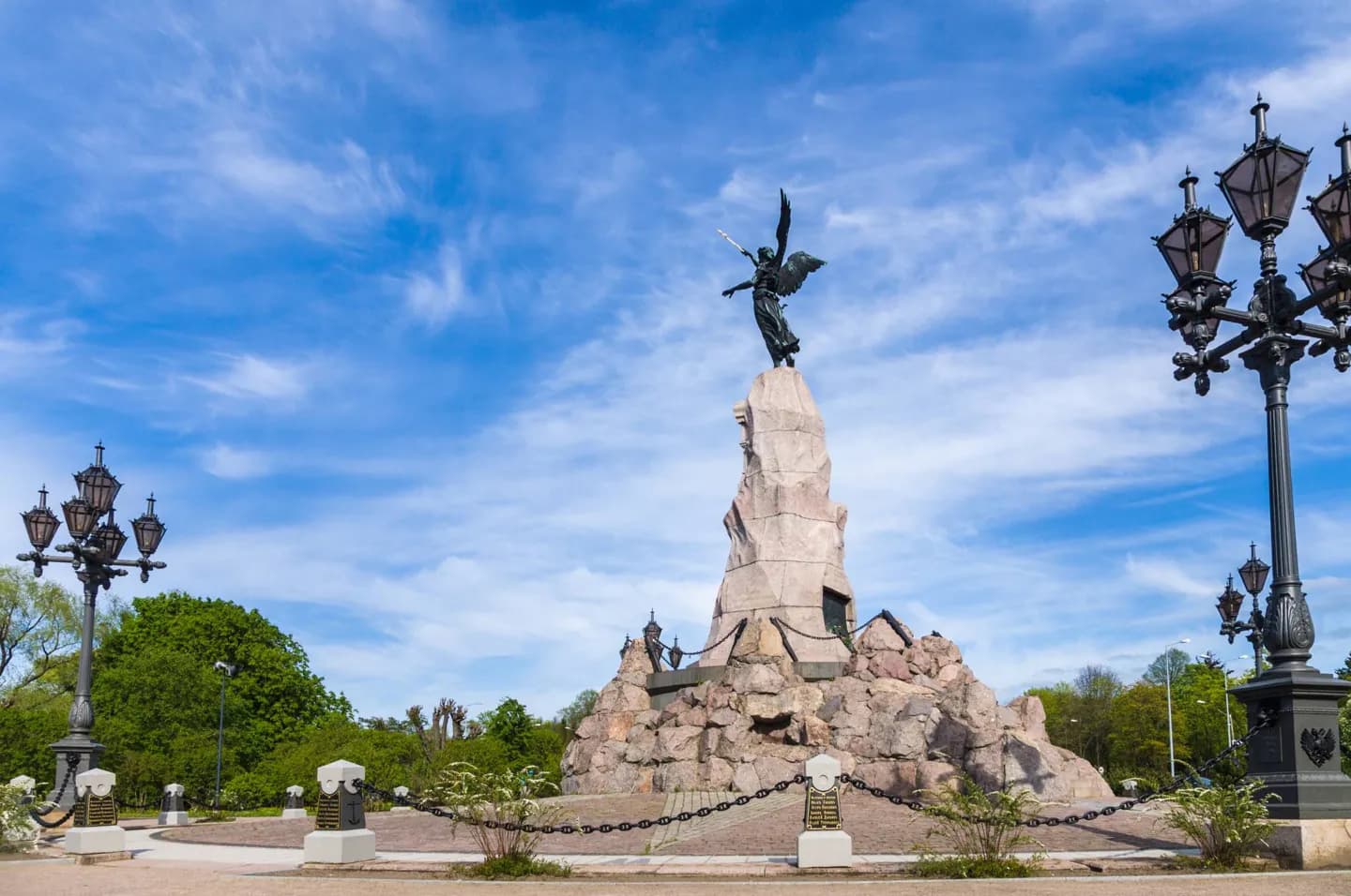 Дворец Кадриорг, Куму и парк