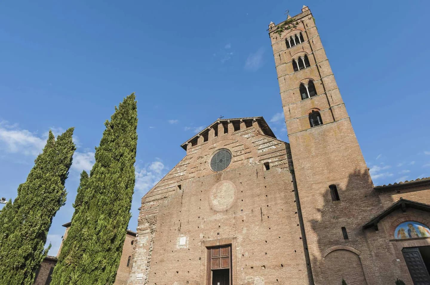 Arezzo: Square, Churches and Art