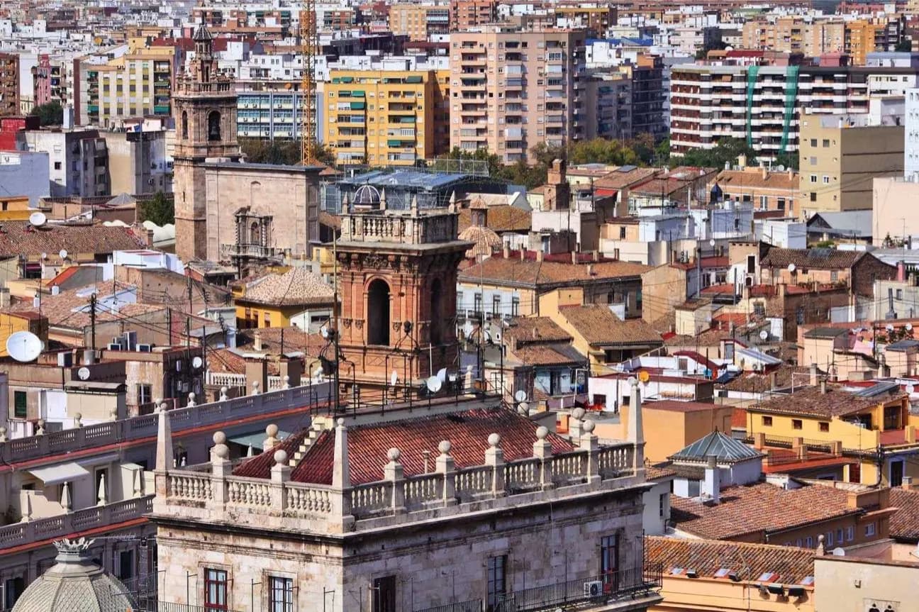 Old Valencia: Markets, Towers and Gothic Stone
