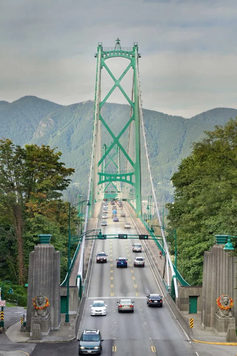 Puente de la Puerta de los Leones