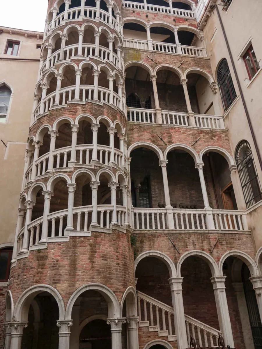 Scala Contarini del Bovolo