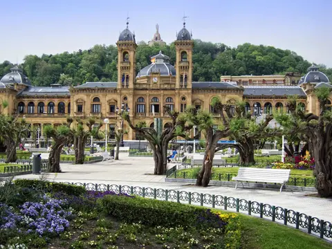 A First Look at San Sebastián · 2