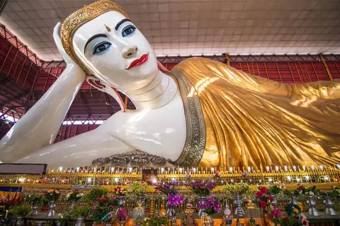 Temple du Bouddha Chaukhtatgyi · 2