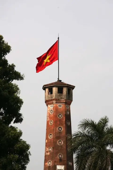 河内国旗塔。 · 2