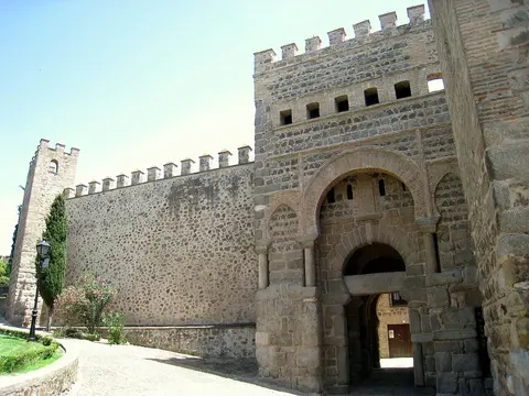 Puerta de Alfonso VI