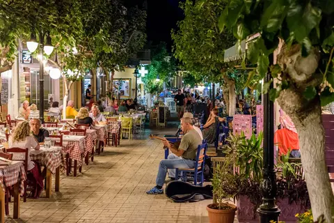 Vinho cretense e tsikoudia · 2
