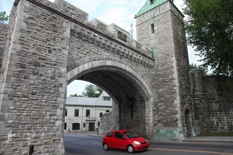 壁、物語、そしてスカイライン