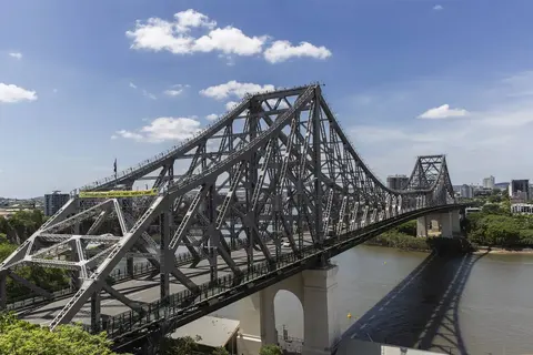 Story Bridge to New Farm by the River