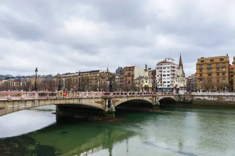 María Cristina Bridge · 2