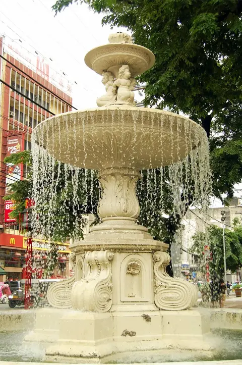 Praça San Lorenzo Ruiz