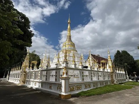 Wat Saen Fang