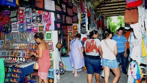 Balboa: artesanía, ladera y la historia del canal