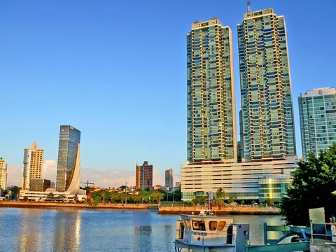 Lecture de la carte du quartier de Panama City