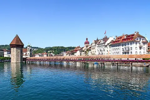 Reuss Riverfront at Rathausquai · 2