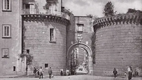 Puerta Nolana