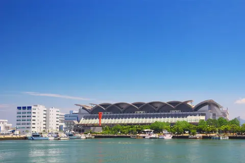 Fukuoka’s Bay, Hills and Seasons · 2