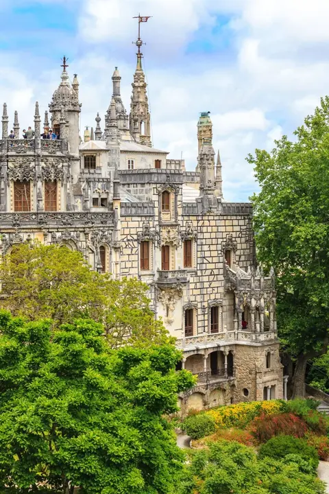 Quinta da Regaleira: Palácio e Terrenos Simbólicos