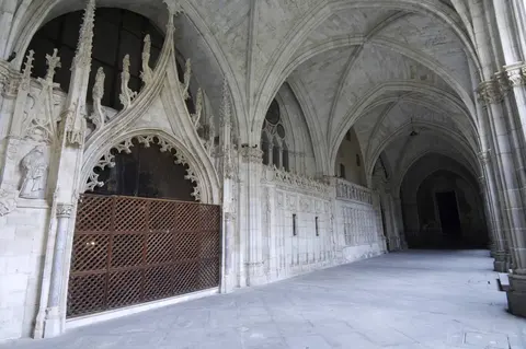 Come la Cattedrale di Toledo ha plasmato le chiese successive · 2