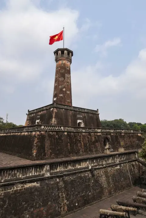 河内国旗塔。