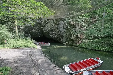 パンクヴァ洞窟