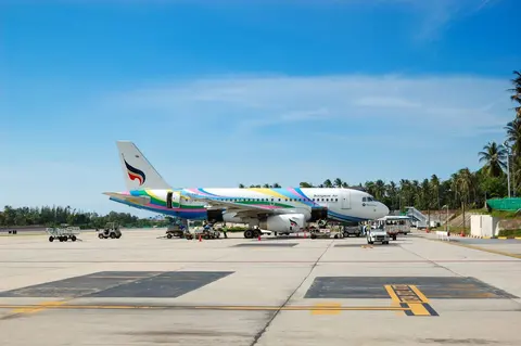 Arrivare in Thailandia per via aerea o via terra · 2